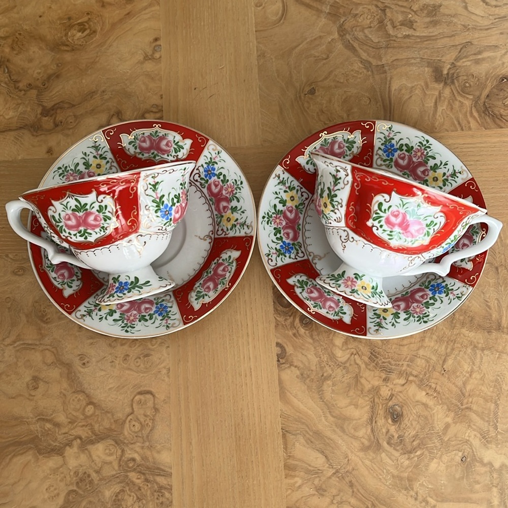 Echo Porzellan design Germany Elegant Red and Floral Teacup Set